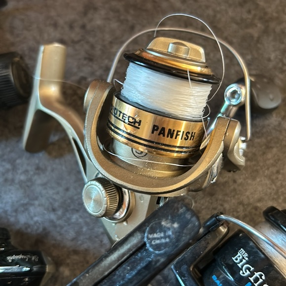 Sold as an entire set -Assorted fishing reels -for freshwater fishing. All work - Picture 5 of 6